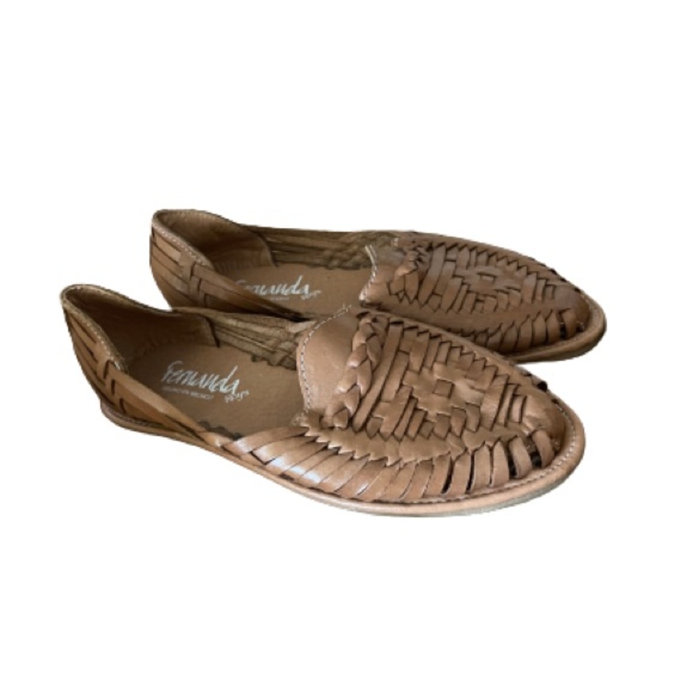 Fernanda Roy’s Leather shoes - Picture 3 of 6
